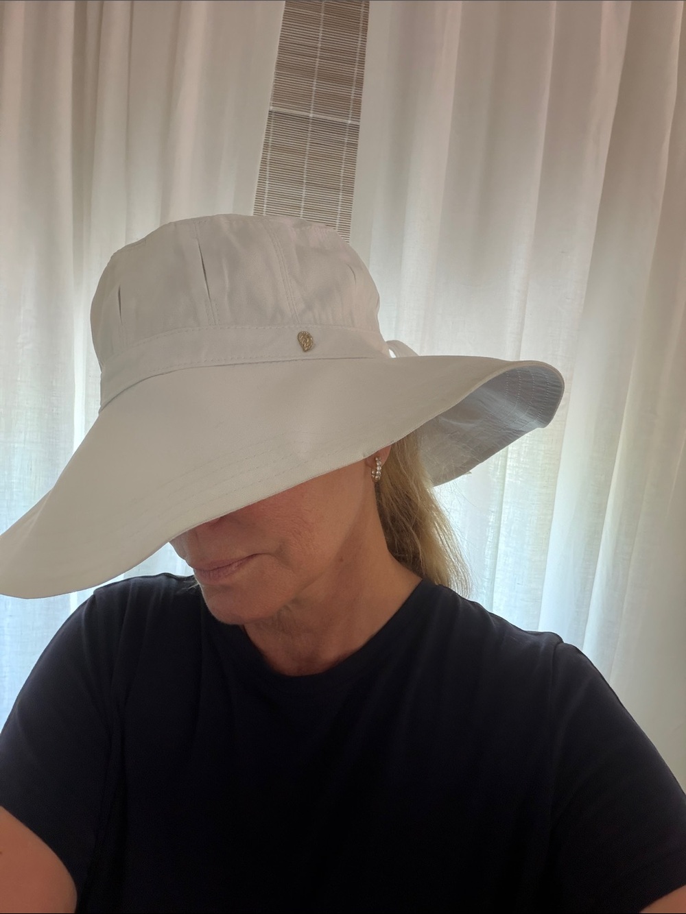 Helen Kaminski White Women's Sun Bucket Hat - Picture 4 of 4
